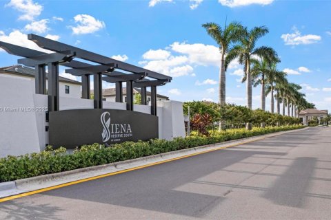 Townhouse in Homestead, Florida 3 bedrooms, 137.77 sq.m. № 1892868 - photo 9