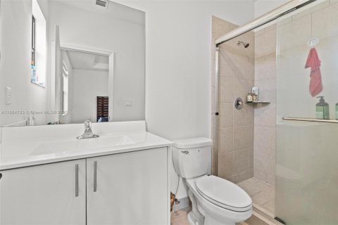 Townhouse in Homestead, Florida 3 bedrooms, 137.77 sq.m. № 1892868 - photo 25