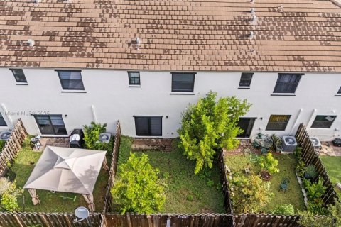Townhouse in Homestead, Florida 3 bedrooms, 137.77 sq.m. № 1892868 - photo 3