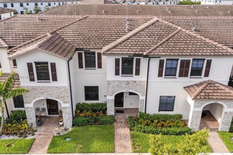 Townhouse in Homestead, Florida 3 bedrooms, 137.77 sq.m. № 1892868 - photo 2