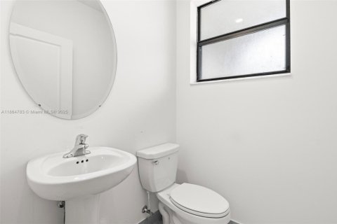 Townhouse in Homestead, Florida 3 bedrooms, 137.77 sq.m. № 1892868 - photo 14
