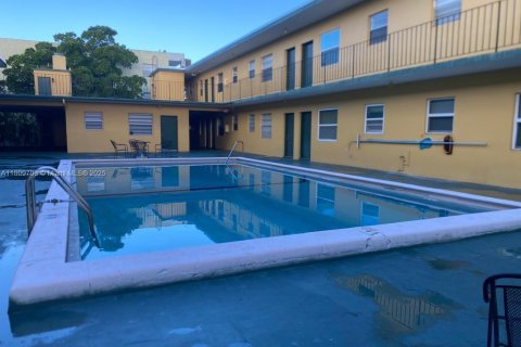 Condo in North Miami, Florida, 1 bedroom  № 1934544 - photo 20