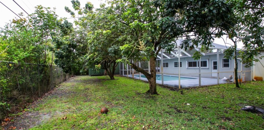 House in Oakland Park, Florida 4 bedrooms, 164.99 sq.m. № 1054791