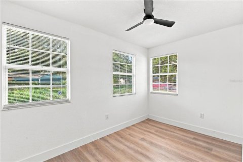 Villa ou maison à vendre à Tampa, Floride: 3 chambres, 83.89 m2 № 2322288 - photo 14