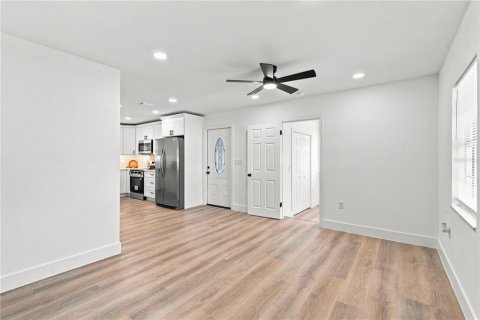 Villa ou maison à vendre à Tampa, Floride: 3 chambres, 83.89 m2 № 2322288 - photo 3