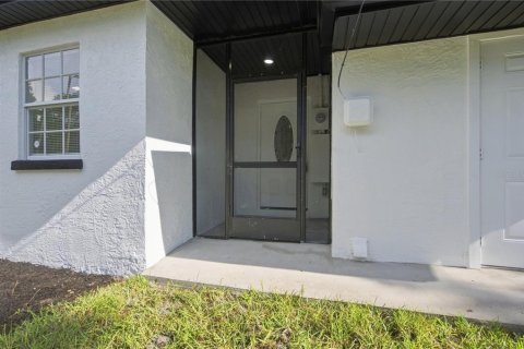 Villa ou maison à vendre à Tampa, Floride: 3 chambres, 83.89 m2 № 2322288 - photo 17
