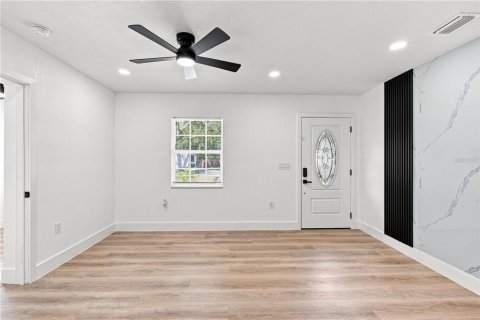 Villa ou maison à vendre à Tampa, Floride: 3 chambres, 83.89 m2 № 2322288 - photo 9