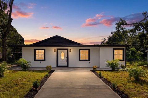 Villa ou maison à vendre à Tampa, Floride: 3 chambres, 83.89 m2 № 2322288 - photo 2