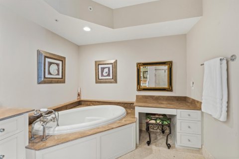 Copropriété à vendre à Hutchinson Island South, Floride: 3 chambres, 199.09 m2 № 2186416 - photo 19