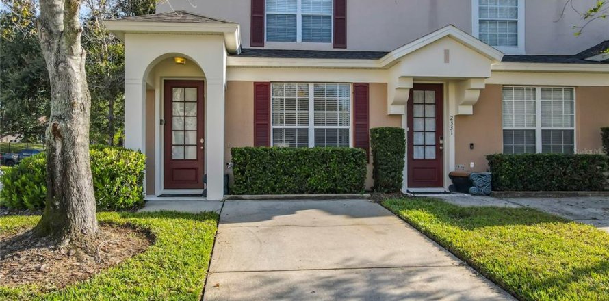 Adosado en Kissimmee, Florida 3 dormitorios, 133.78 m2 № 2208705