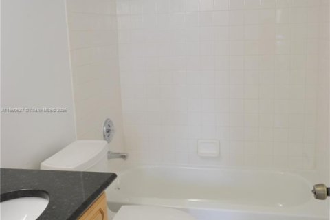 Condo in Miami, Florida, 2 bedrooms  № 1926260 - photo 21