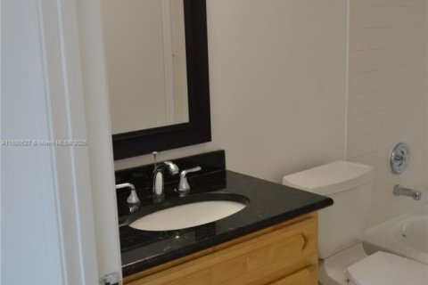 Condo in Miami, Florida, 2 bedrooms  № 1926260 - photo 20