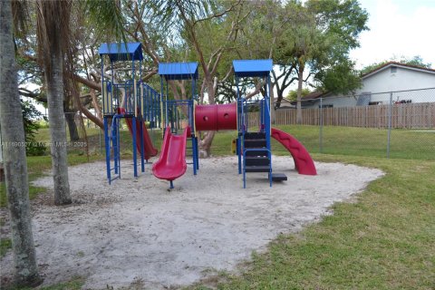 Condo in Miami, Florida, 2 bedrooms  № 1926260 - photo 30