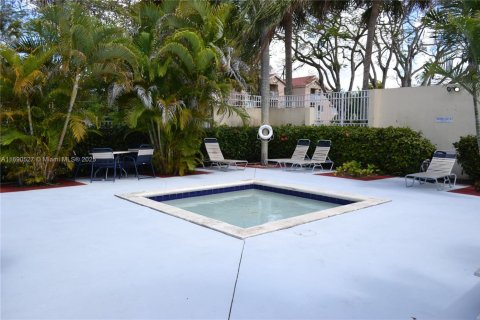 Condo in Miami, Florida, 2 bedrooms  № 1926260 - photo 29