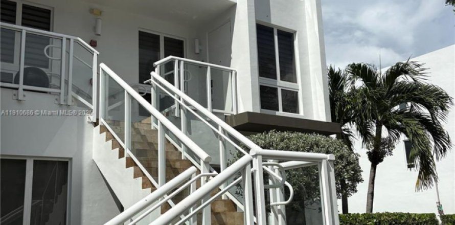 Квартира в LANDMARK в Дорал, Флорида 3 спальни, 156.91м2 № 1965916