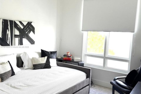 Снять в аренду квартиру в Дорал, Флорида 3 спальни, 156.91м2, № 1965916 - фото 4