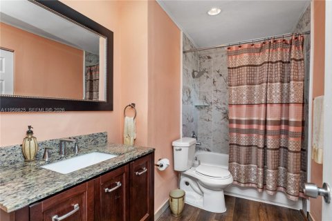 Villa ou maison à vendre à Hialeah, Floride: 2 chambres, 146.97 m2 № 2020007 - photo 23