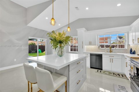 Купить виллу или дом в Майами, Флорида 3 спальни, 134.06м2, № 2032487 - фото 12