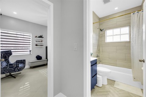 Купить виллу или дом в Майами, Флорида 3 спальни, 134.06м2, № 2032487 - фото 21