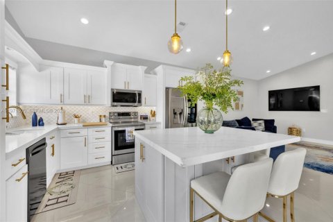 Купить виллу или дом в Майами, Флорида 3 спальни, 134.06м2, № 2032487 - фото 9