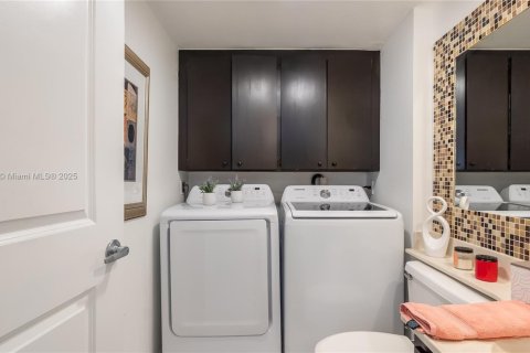 Townhouse in Davie, Florida 3 bedrooms, 138.24 sq.m. № 1971857 - photo 7