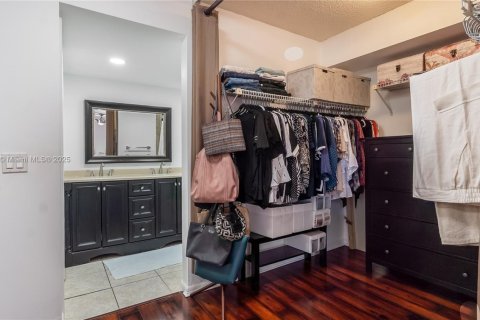 Townhouse in Davie, Florida 3 bedrooms, 138.24 sq.m. № 1971857 - photo 20