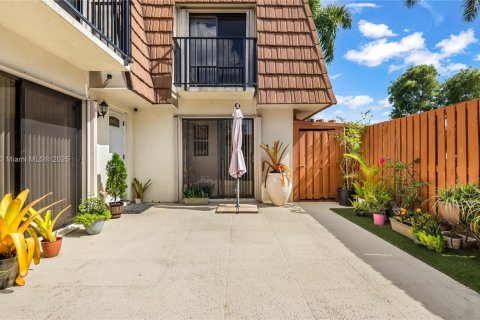 Townhouse in Davie, Florida 3 bedrooms, 138.24 sq.m. № 1971857 - photo 29