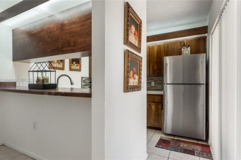 Townhouse in Davie, Florida 3 bedrooms, 138.24 sq.m. № 1971857 - photo 9