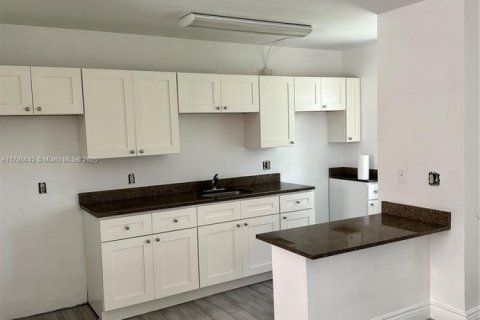 Condo in Stuart, Florida, 1 bedroom  № 1727132 - photo 3