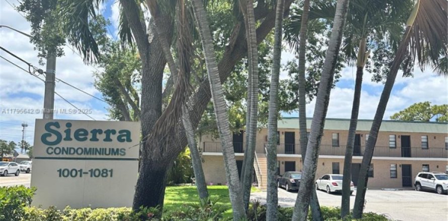 Condo in Stuart, Florida, 1 bedroom № 1727132