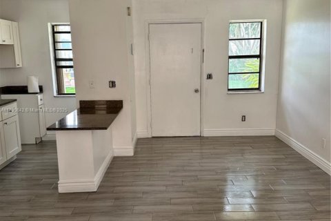 Condo in Stuart, Florida, 1 bedroom  № 1727132 - photo 6
