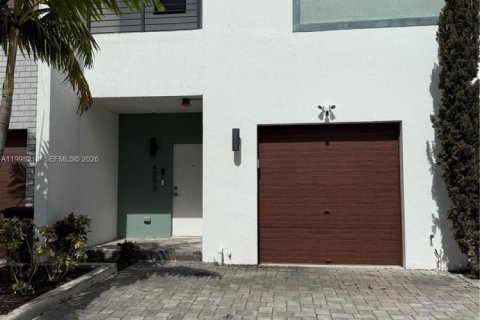 Adosado en alquiler en Plantation, Florida, 3 dormitorios, 150.13 m2 № 2066503 - foto 2