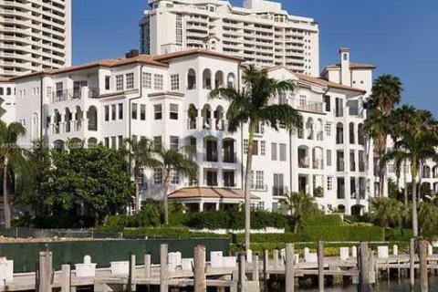 Copropriété à louer à Aventura, Floride: 2 chambres, 185.34 m2 № 1959881 - photo 1