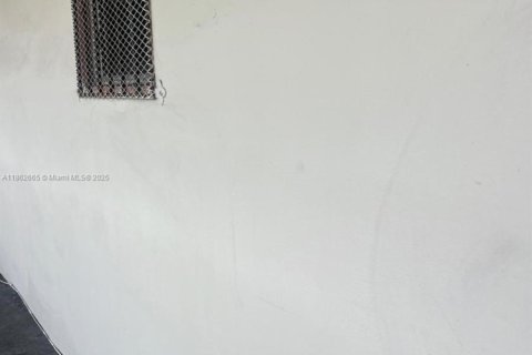 Copropriété à louer à North Miami, Floride: 2 chambres, 95.22 m2 № 1891051 - photo 12