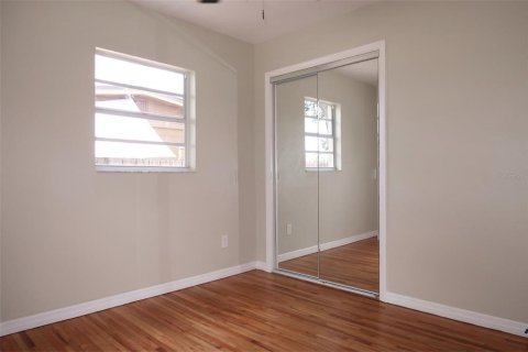 House in Saint Petersburg, Florida 2 bedrooms, 89 sq.m. № 1796150 - photo 23
