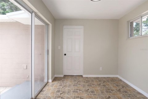 House in Saint Petersburg, Florida 2 bedrooms, 89 sq.m. № 1796150 - photo 6