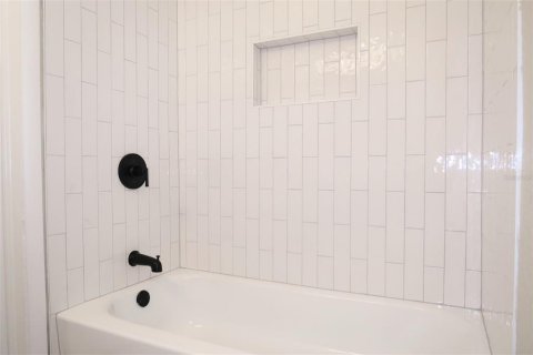 House in Saint Petersburg, Florida 2 bedrooms, 89 sq.m. № 1796150 - photo 19