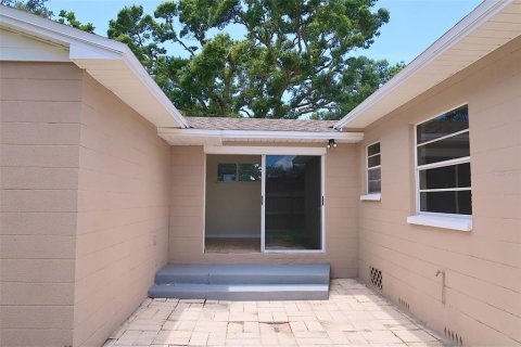 House in Saint Petersburg, Florida 2 bedrooms, 89 sq.m. № 1796150 - photo 9