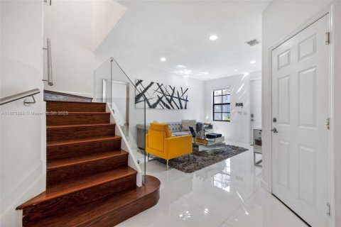 Townhouse in Doral, Florida 4 bedrooms, 171.87 sq.m. № 1788892 - photo 10