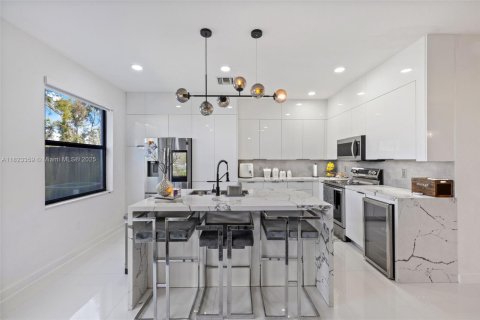 Townhouse in Doral, Florida 4 bedrooms, 171.87 sq.m. № 1788892 - photo 16