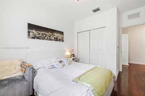 Townhouse in Doral, Florida 4 bedrooms, 171.87 sq.m. № 1788892 - photo 25