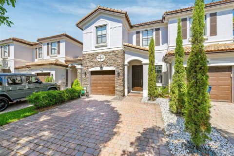 Townhouse in Doral, Florida 4 bedrooms, 171.87 sq.m. № 1788892 - photo 2