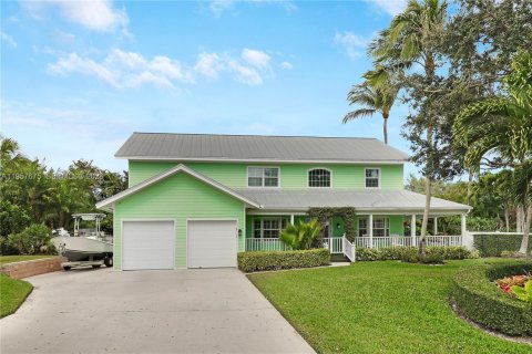 House in Hobe Sound, Florida 4 bedrooms, 258.08 sq.m. № 2019602