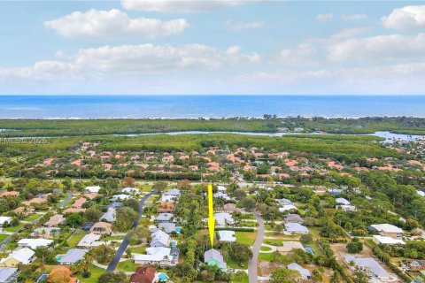 House in Hobe Sound, Florida 4 bedrooms, 258.08 sq.m. № 2019602 - photo 17