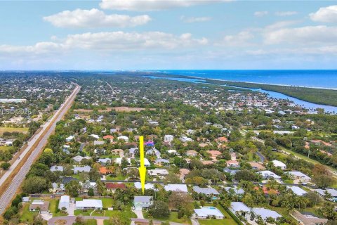 House in Hobe Sound, Florida 4 bedrooms, 258.08 sq.m. № 2019602 - photo 11