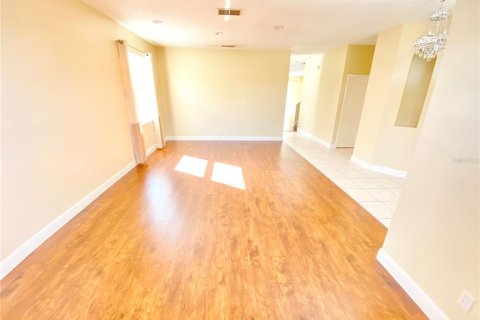 House in Orlando, Florida 4 bedrooms, 235.69 sq.m. № 2236726 - photo 10