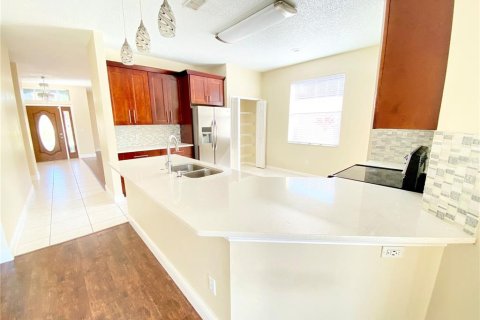 House in Orlando, Florida 4 bedrooms, 235.69 sq.m. № 2236726 - photo 12