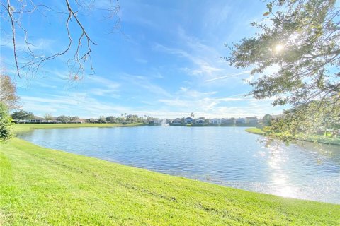 House in Orlando, Florida 4 bedrooms, 235.69 sq.m. № 2236726 - photo 5