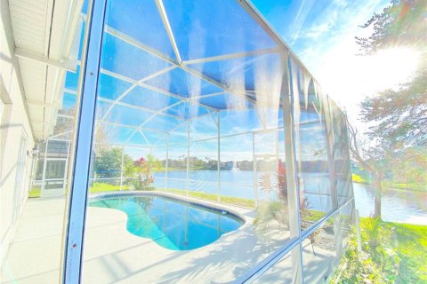 House in Orlando, Florida 4 bedrooms, 235.69 sq.m. № 2236726 - photo 4