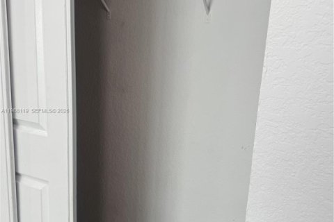 Apartamento en alquiler en Miami, Florida, 1 dormitorio, 83.61 m2 № 2051237 - foto 10